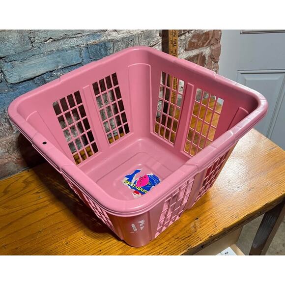 Vintage Pink Rubbermaid Square Clothes Laundry Basket Retro 1980s - Picture 1 of 7